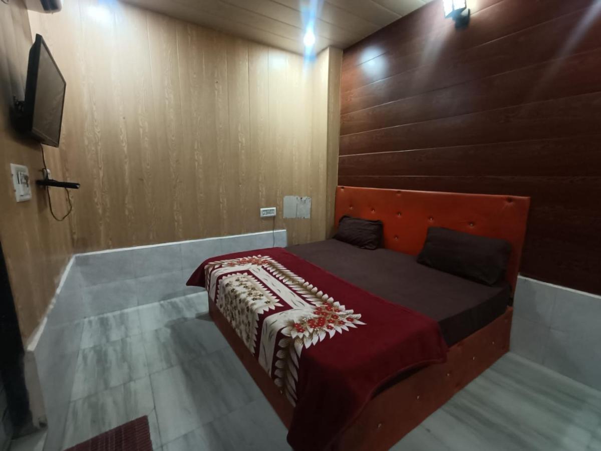 Vrindāvan Yamnotri Dham酒店 外观 照片