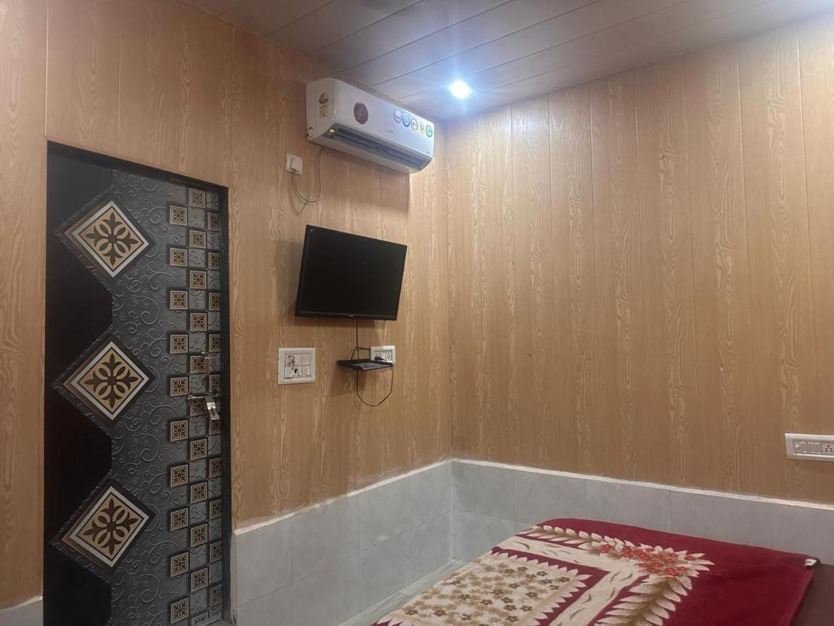 Vrindāvan Yamnotri Dham酒店 外观 照片