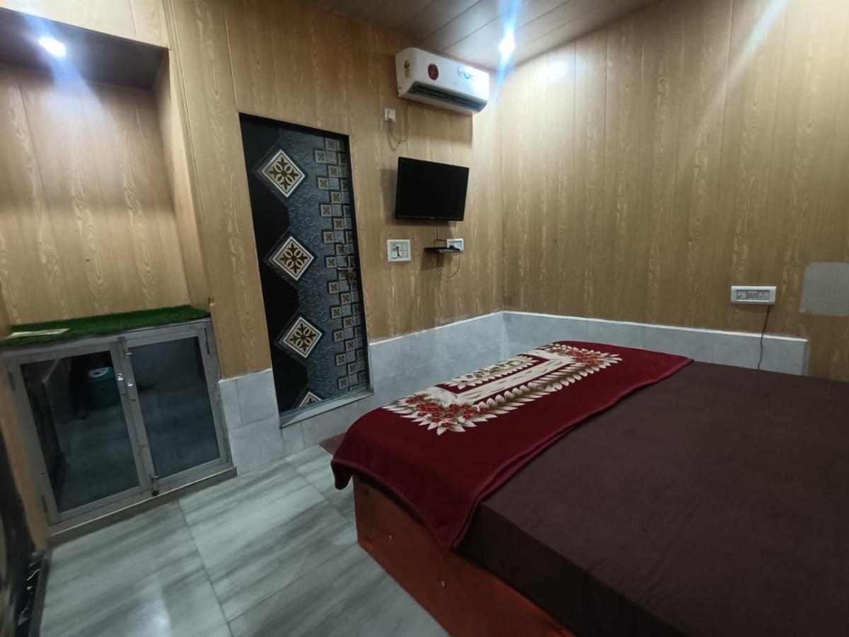 Vrindāvan Yamnotri Dham酒店 外观 照片