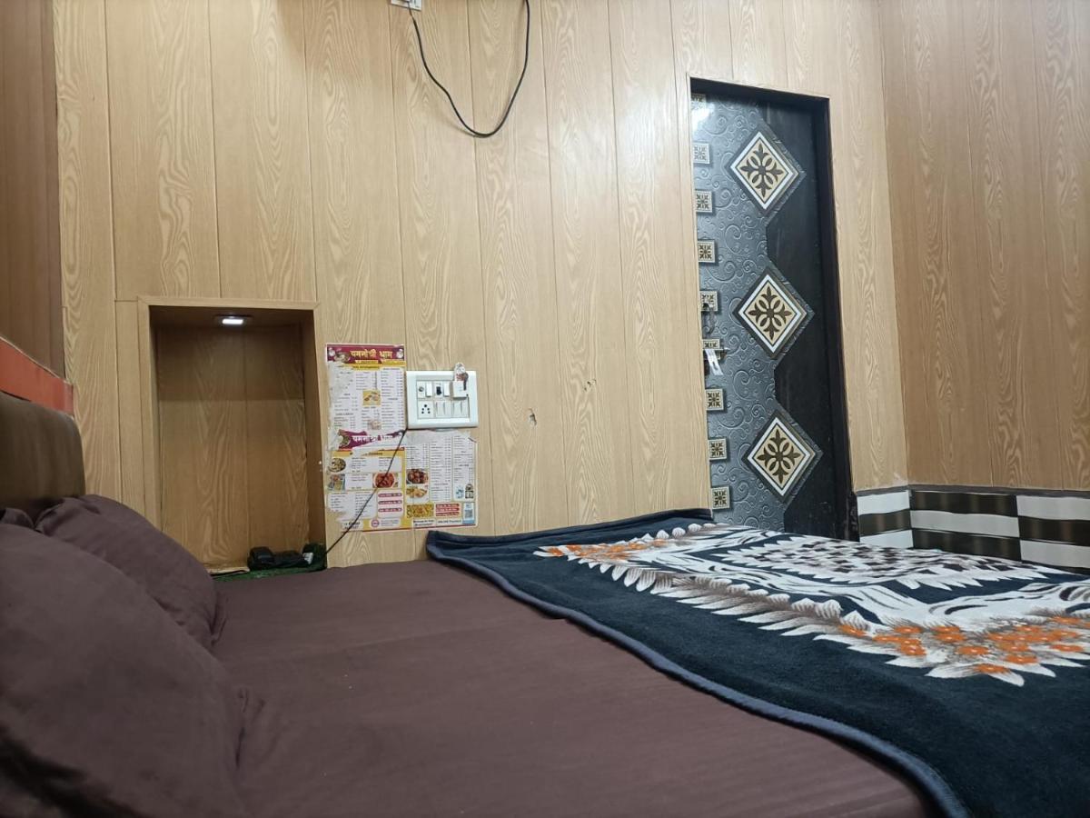 Vrindāvan Yamnotri Dham酒店 外观 照片