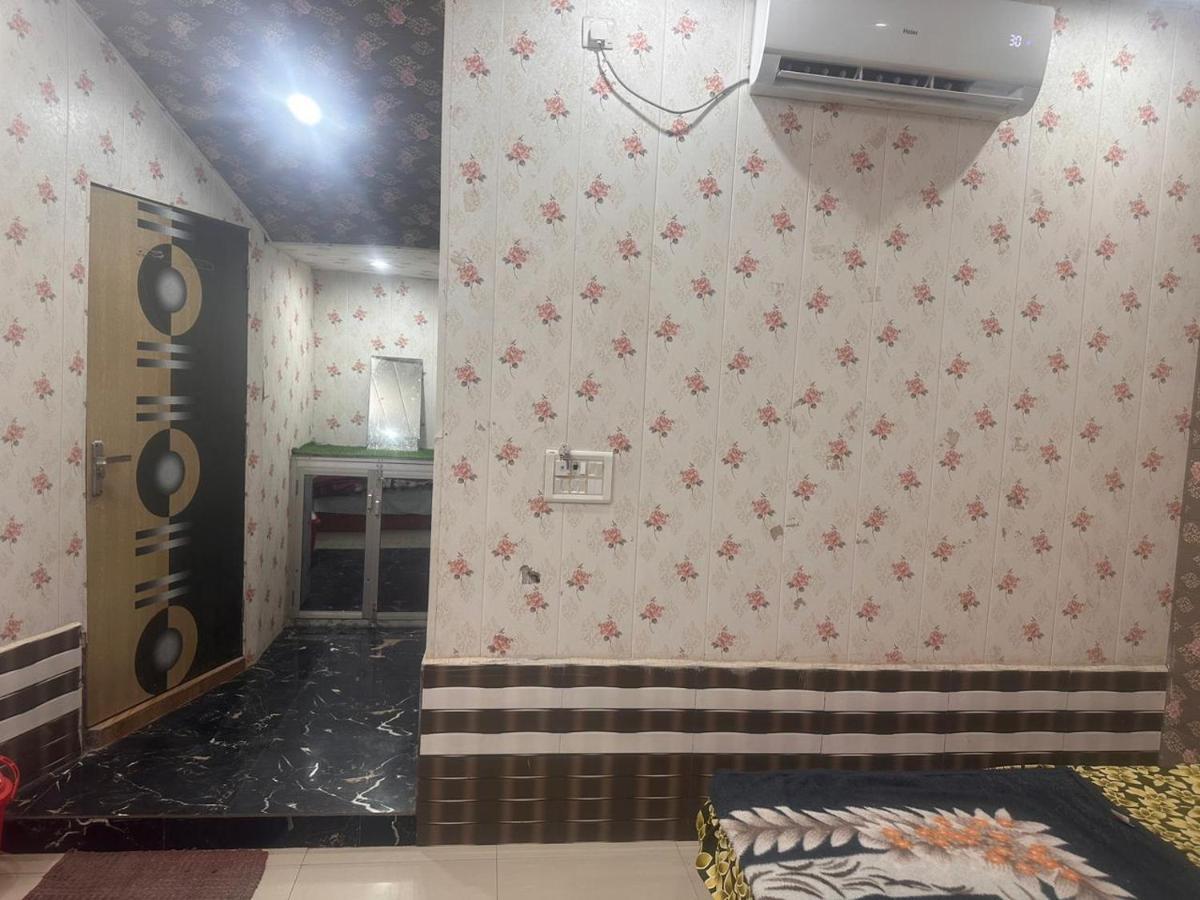 Vrindāvan Yamnotri Dham酒店 外观 照片