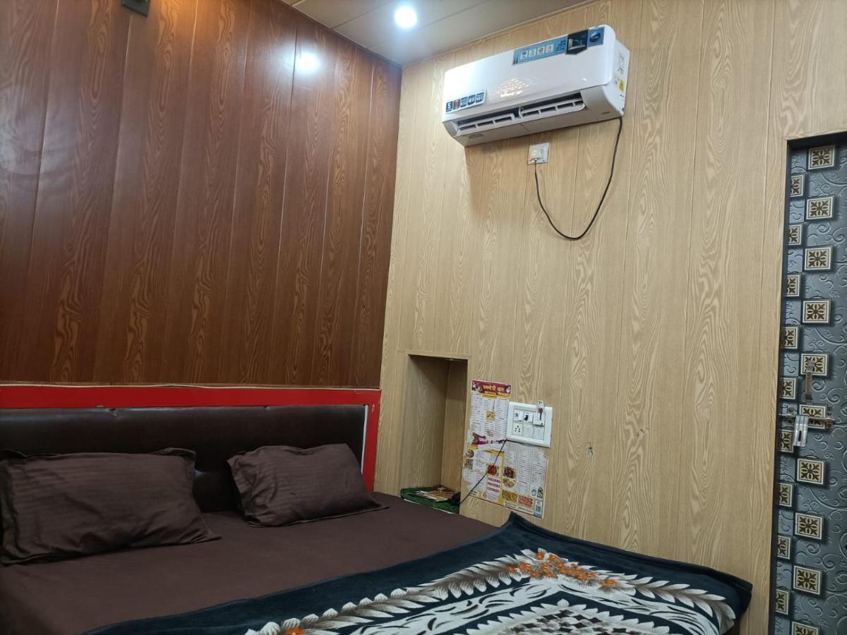 Vrindāvan Yamnotri Dham酒店 外观 照片